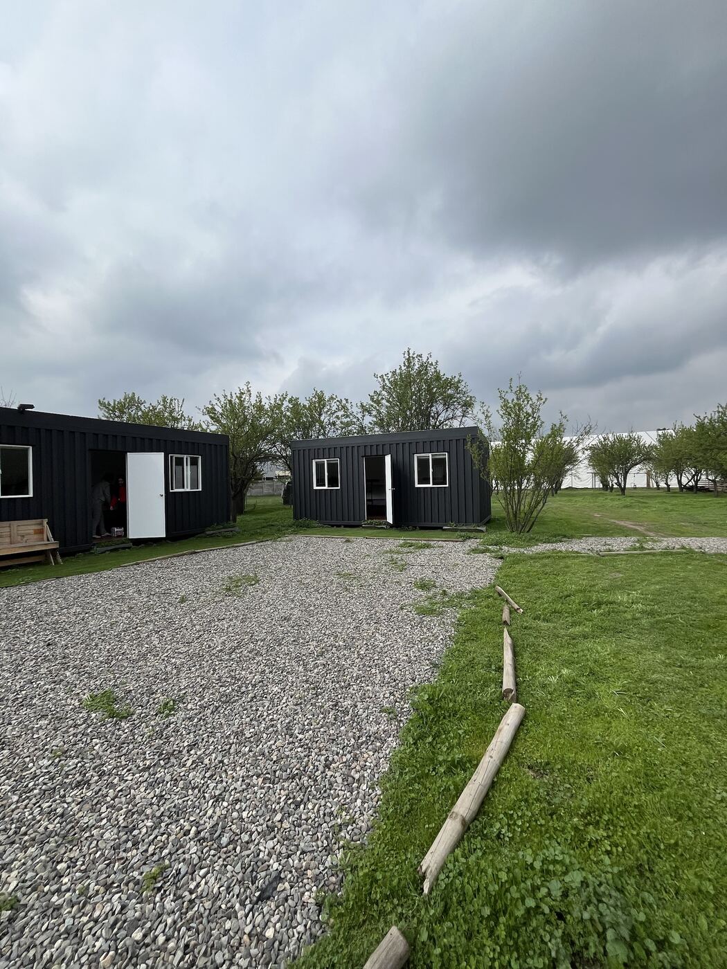 Exterior de las habitaciones y baños tráiler