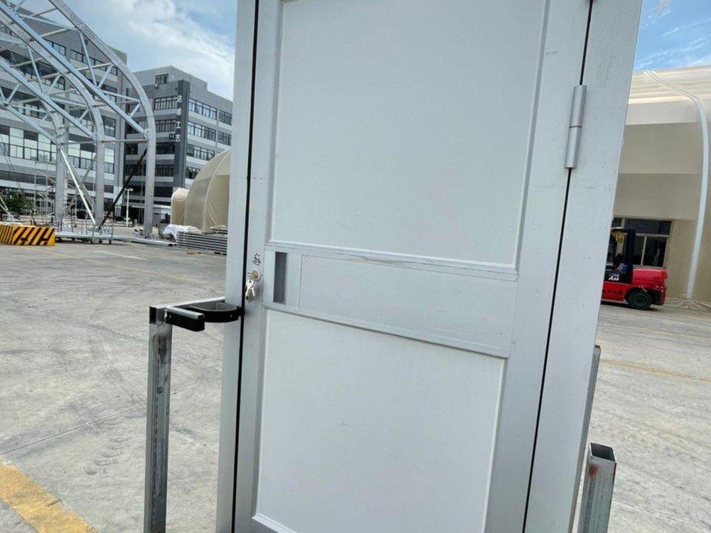 Puerta de emergencia — vista de producto