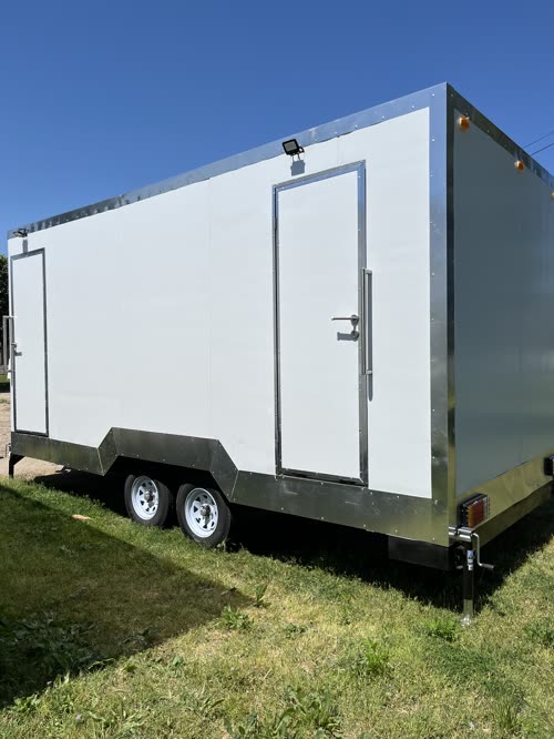 Tráiler baño premium a la venta